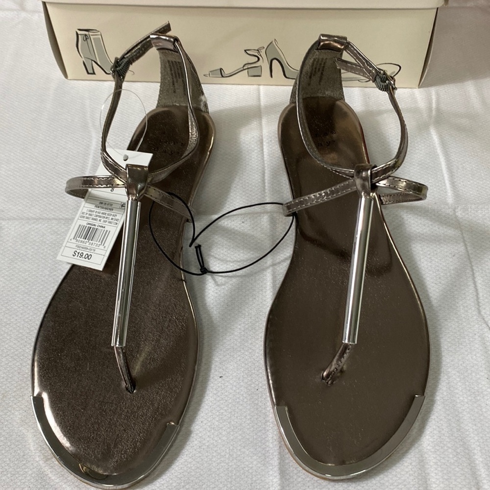 A New Day Sandal size 8 (AW)